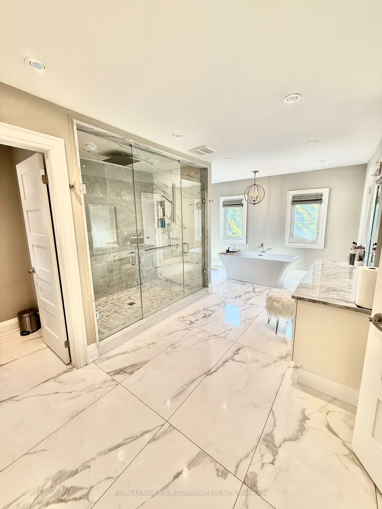 20, White Lodge, Mill Pond, Richmond Hill