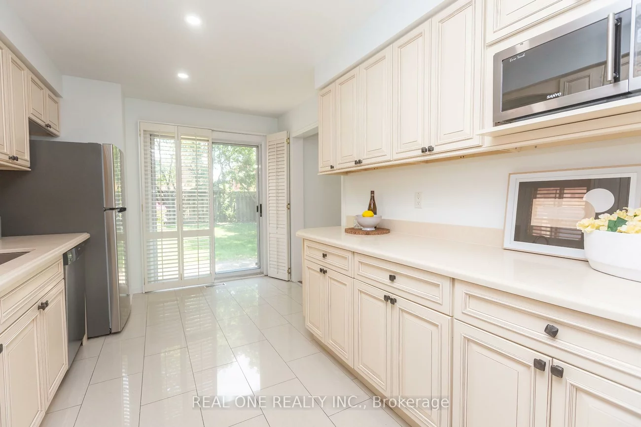 31, Cougar, Devonsleigh, Richmond Hill