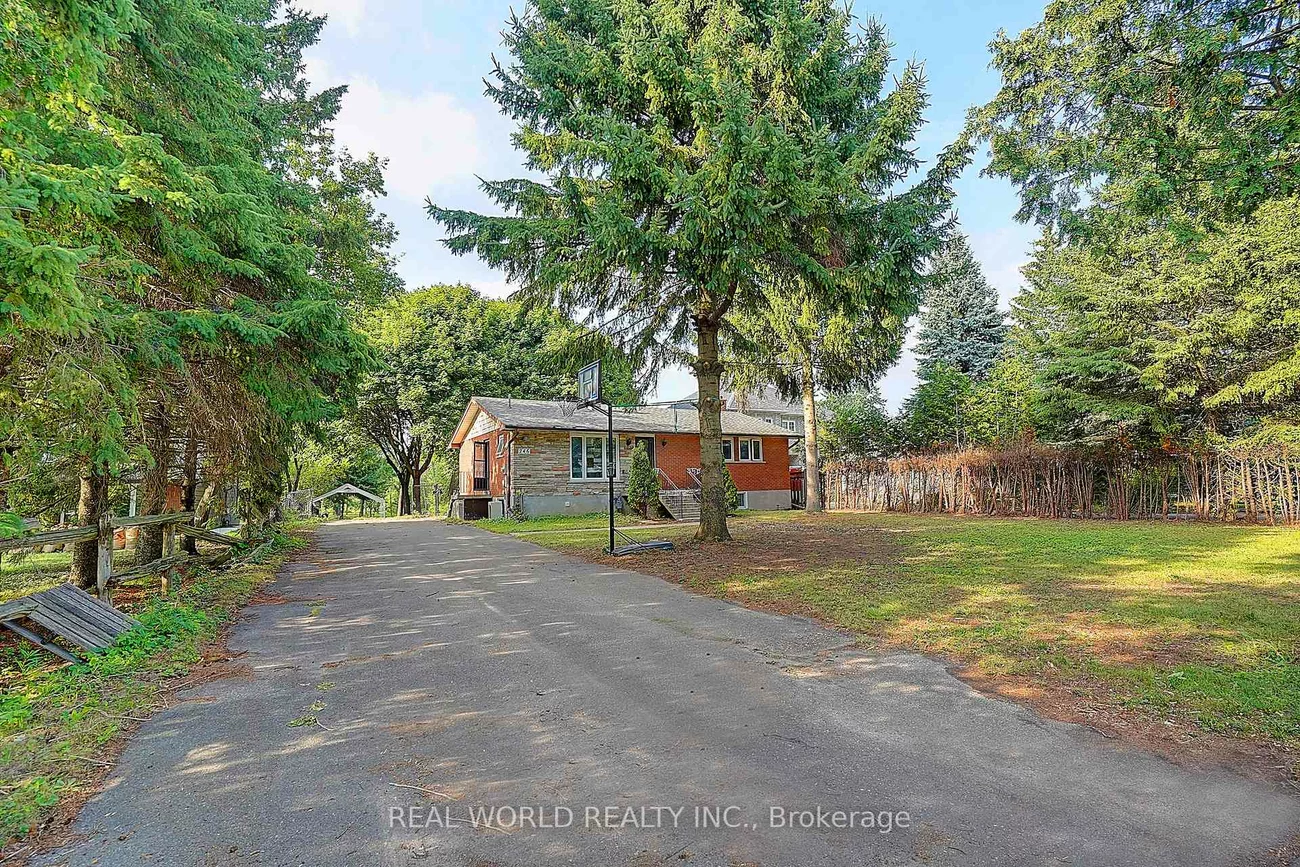 246, Douglas, Oak Ridges Lake Wilcox, Richmond Hill