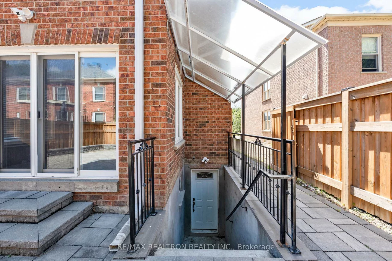 26, Cowles, Mill Pond, Richmond Hill