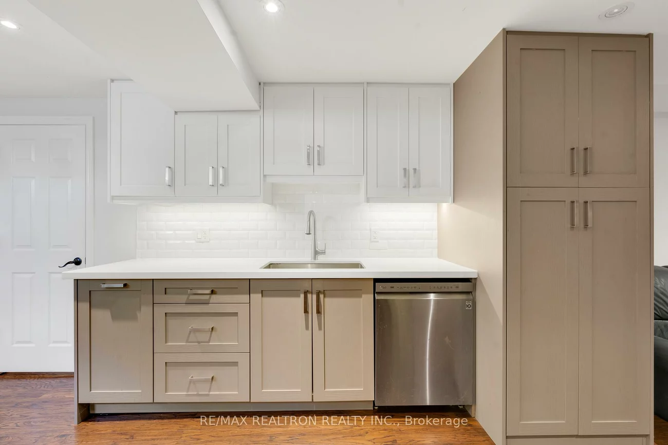 26, Cowles, Mill Pond, Richmond Hill