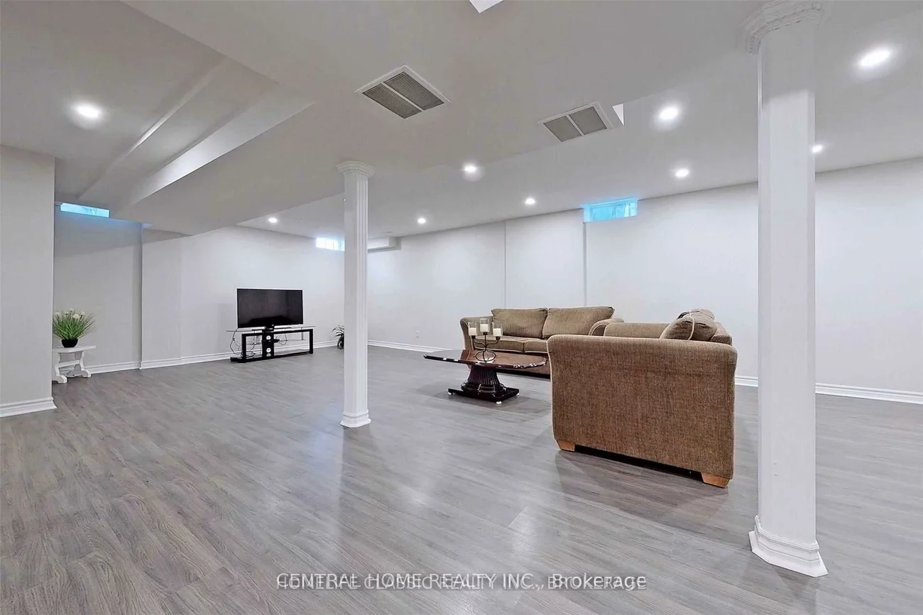 8, Raintree, Oak Ridges, Richmond Hill