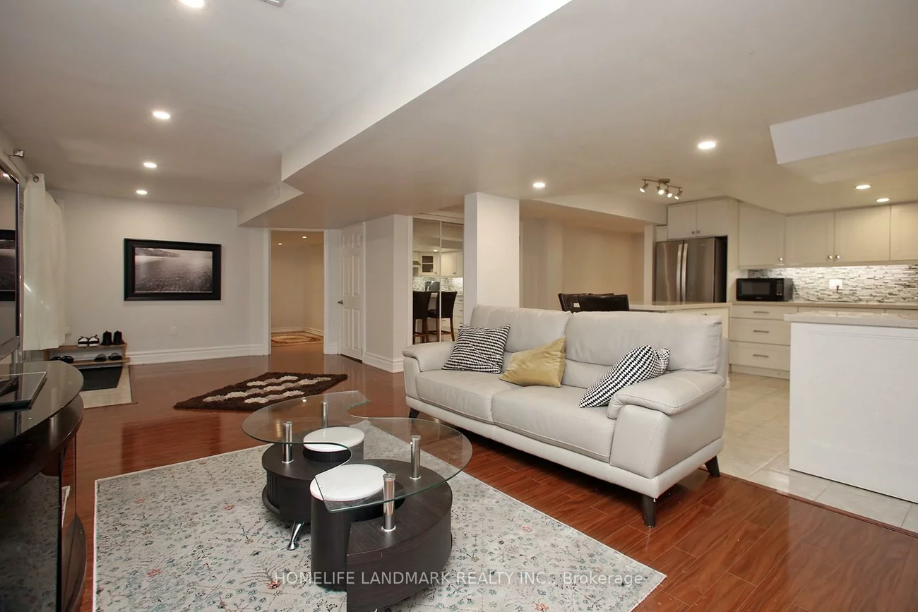 44, Skywood, Jefferson, Richmond Hill