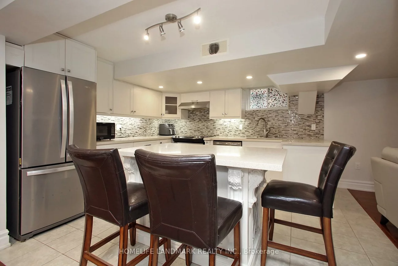 44, Skywood, Jefferson, Richmond Hill