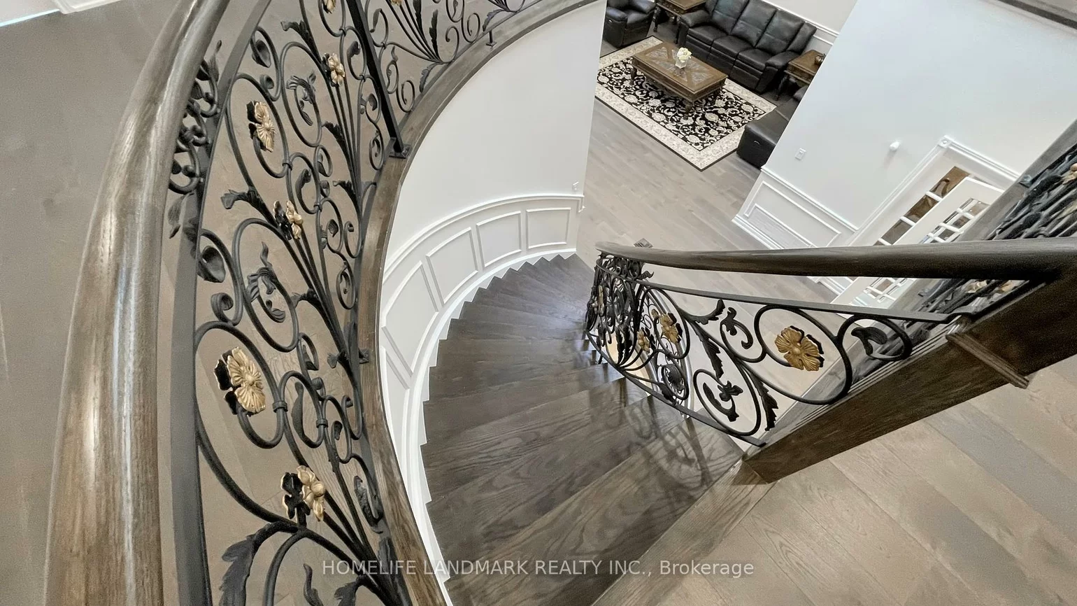 16, Crescentview, Bayview Hill, Richmond Hill