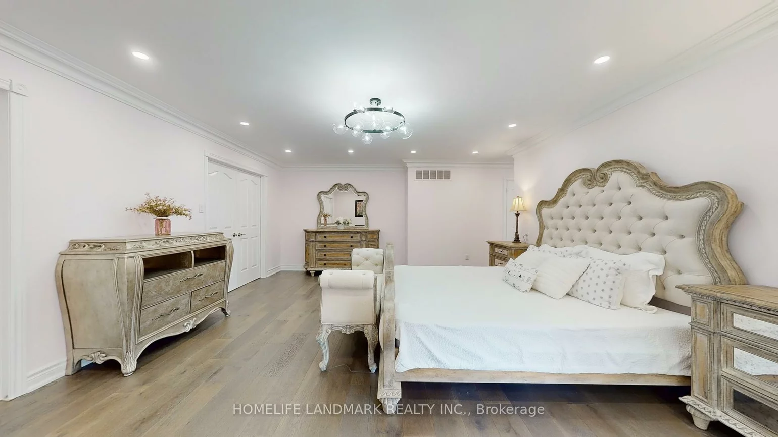 16, Crescentview, Bayview Hill, Richmond Hill