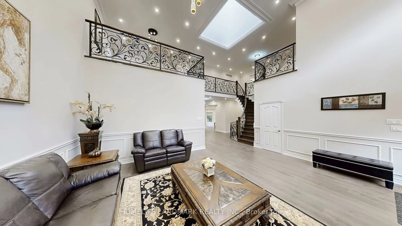 16, Crescentview, Bayview Hill, Richmond Hill
