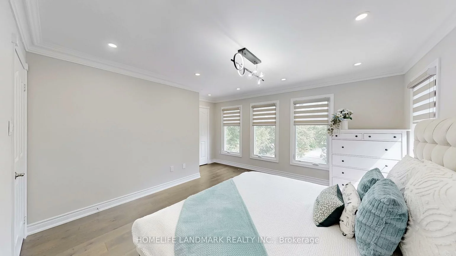 16, Crescentview, Bayview Hill, Richmond Hill