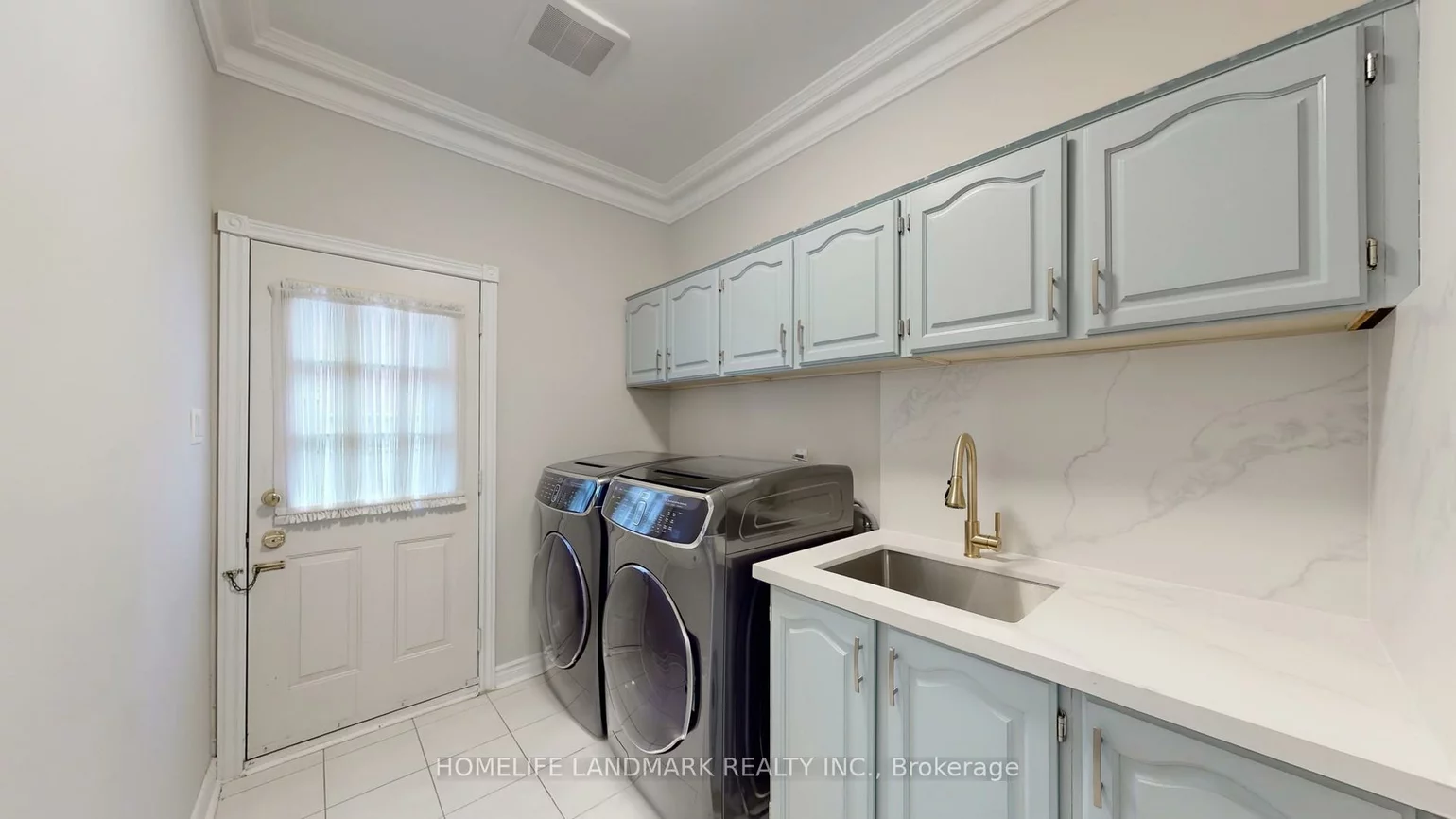 16, Crescentview, Bayview Hill, Richmond Hill