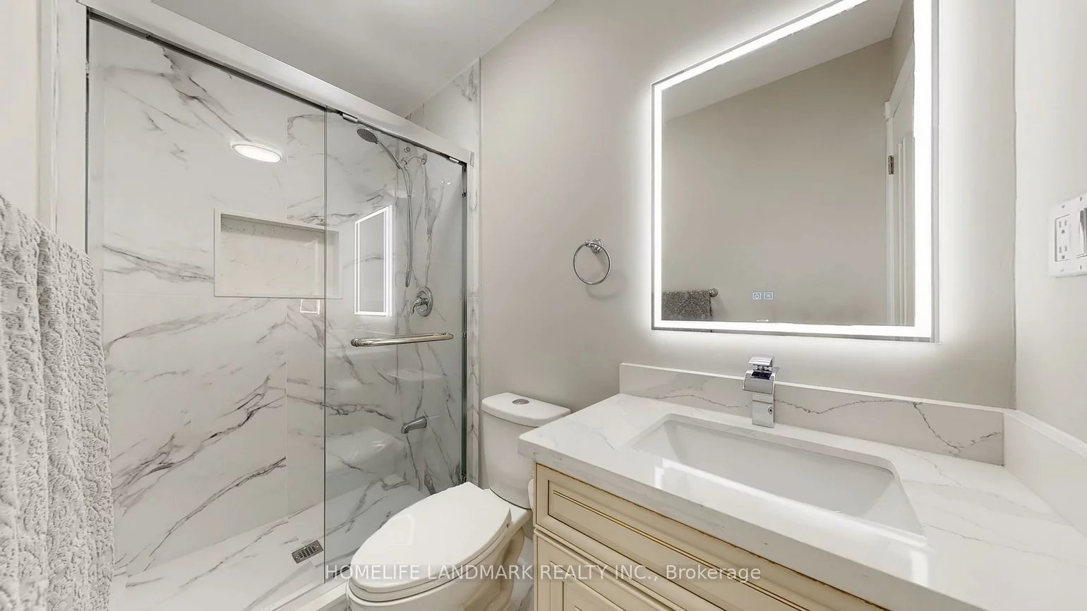 16, Crescentview, Bayview Hill, Richmond Hill