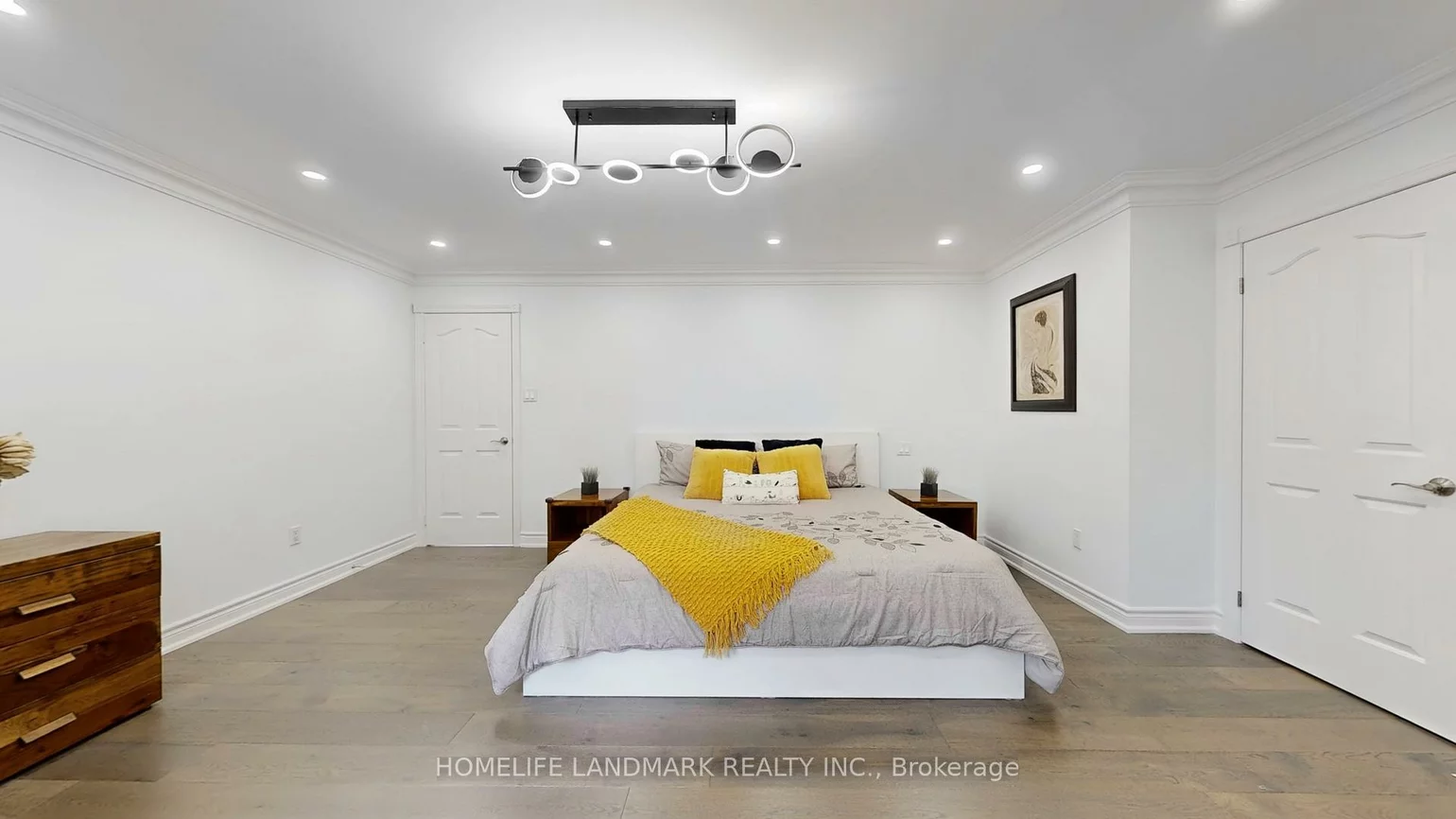 16, Crescentview, Bayview Hill, Richmond Hill
