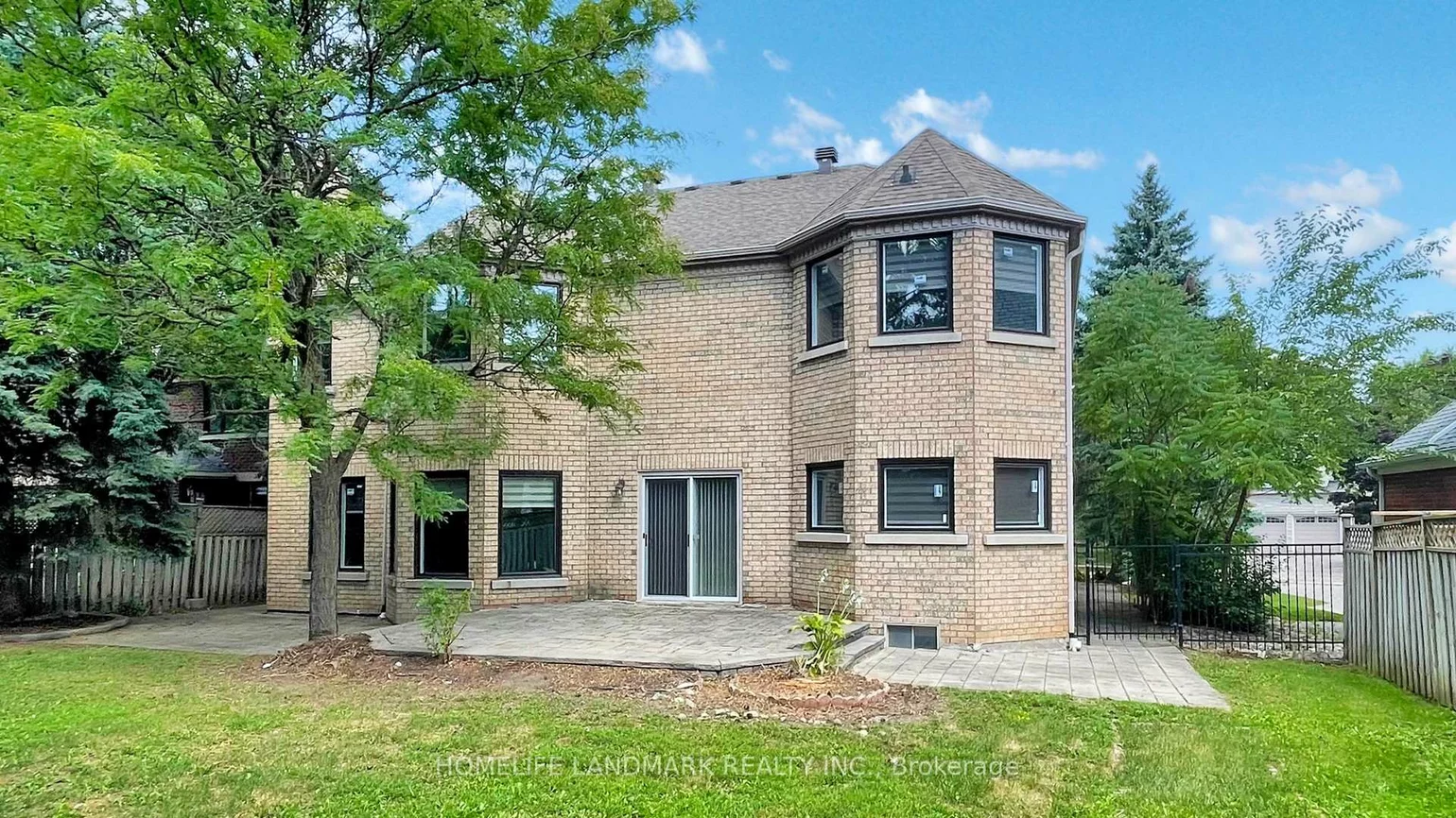 16, Crescentview, Bayview Hill, Richmond Hill