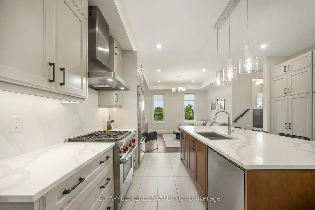 9392, Bayview, Observatory, Richmond Hill