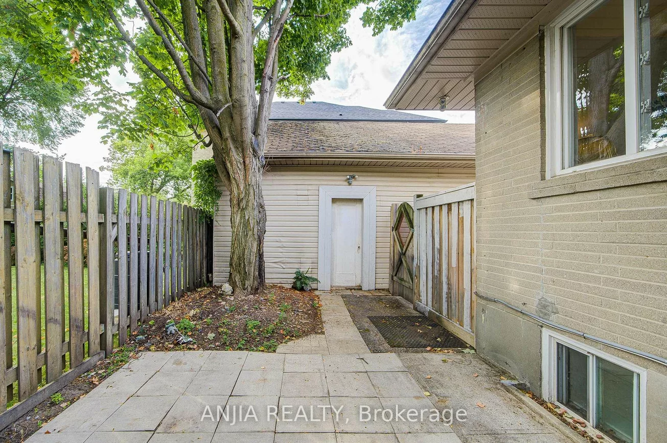 5, Beaverton, Crosby, Richmond Hill