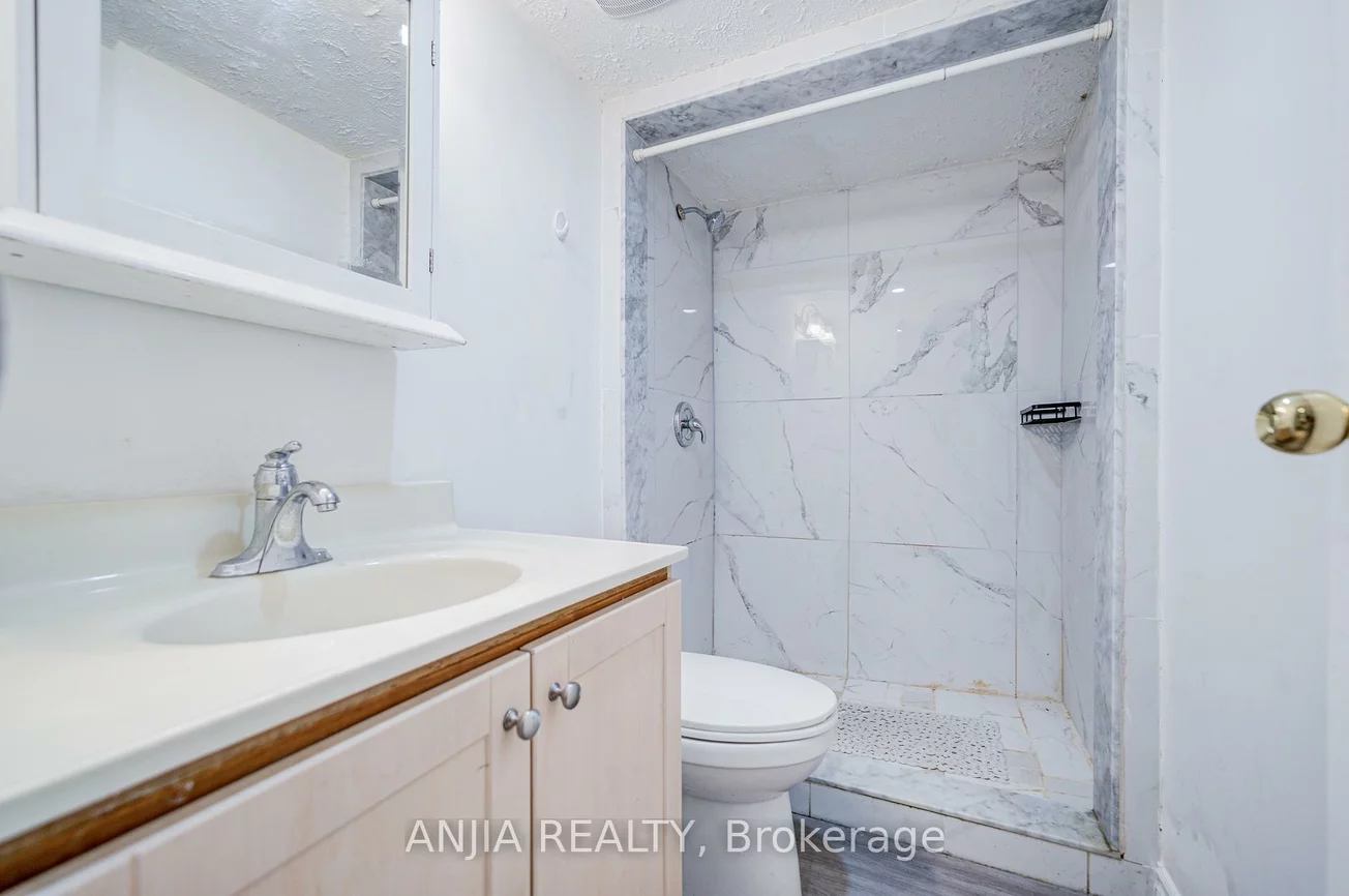 5, Beaverton, Crosby, Richmond Hill