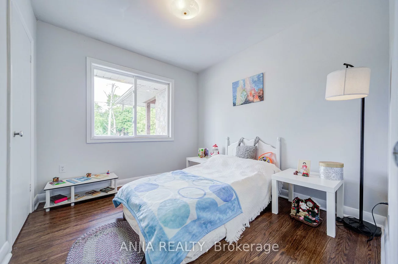 5, Beaverton, Crosby, Richmond Hill