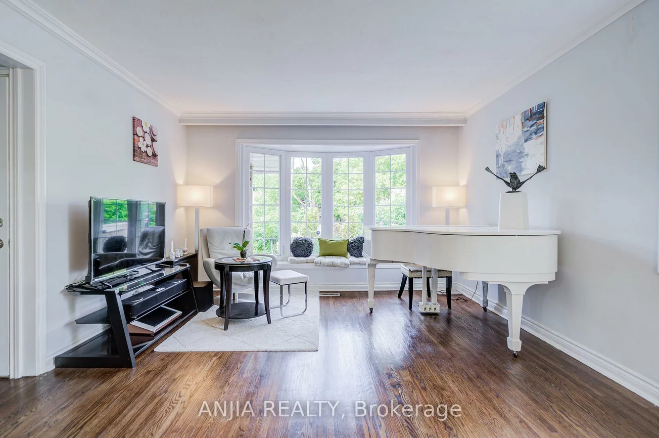 5, Beaverton, Crosby, Richmond Hill