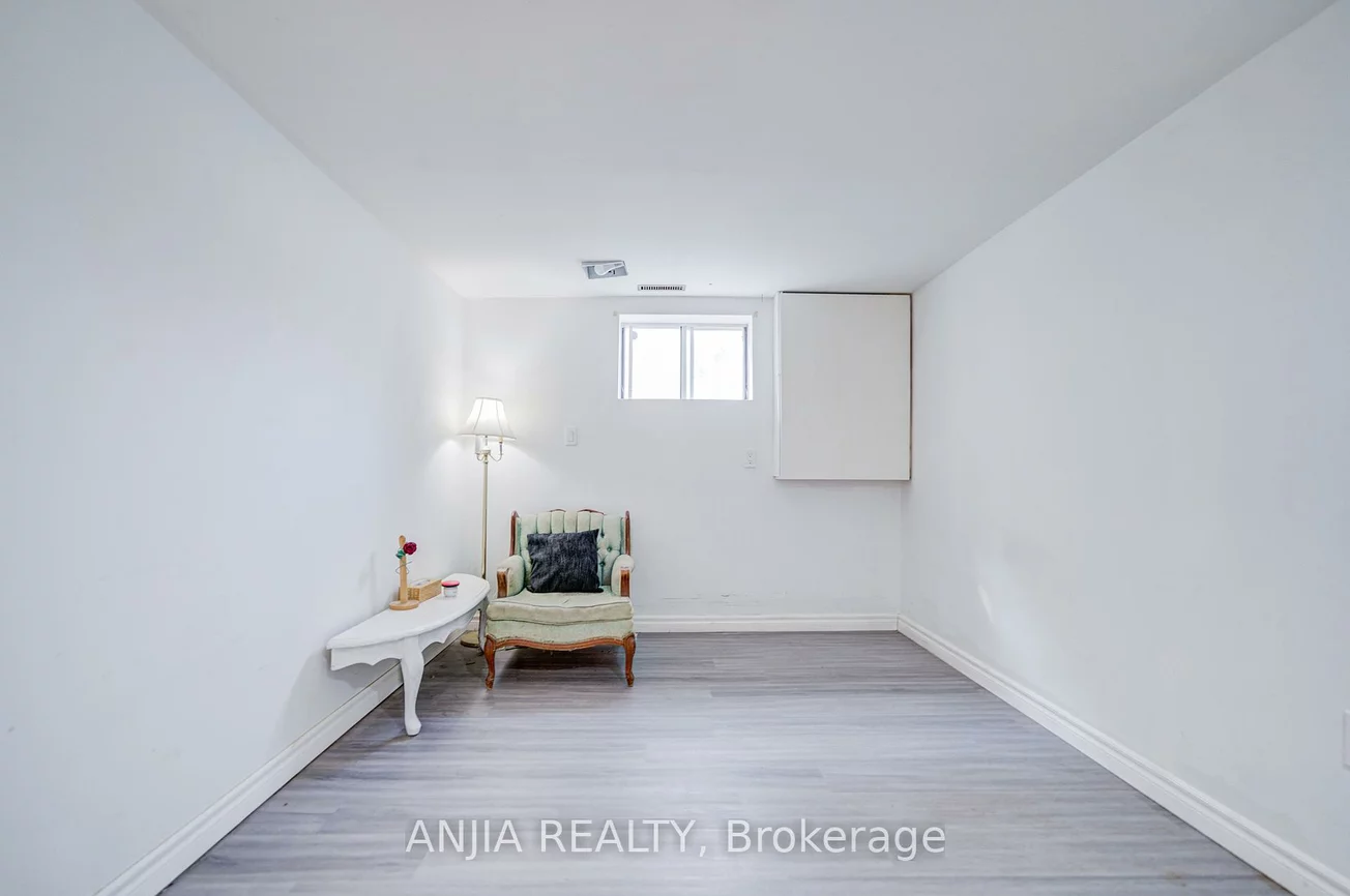 5, Beaverton, Crosby, Richmond Hill