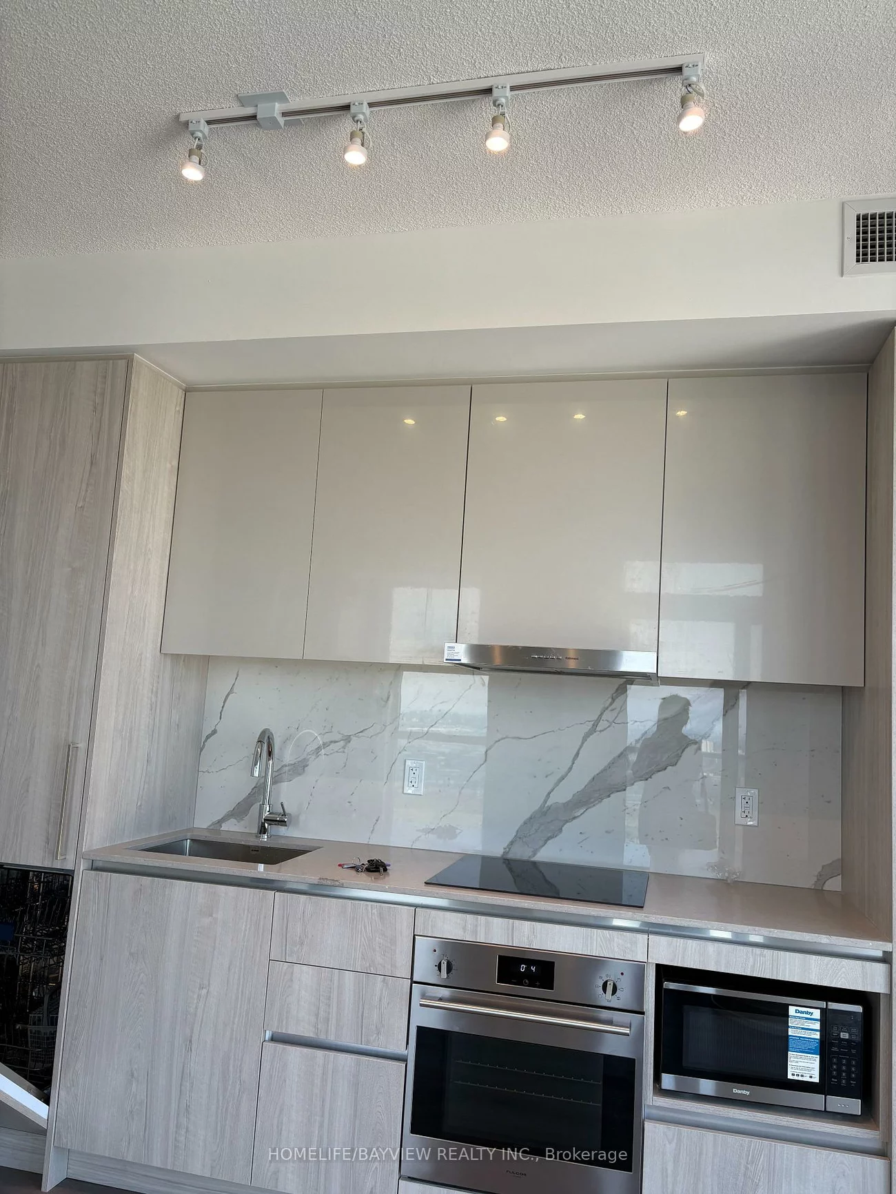 95, Alpaca, Jefferson, Richmond Hill