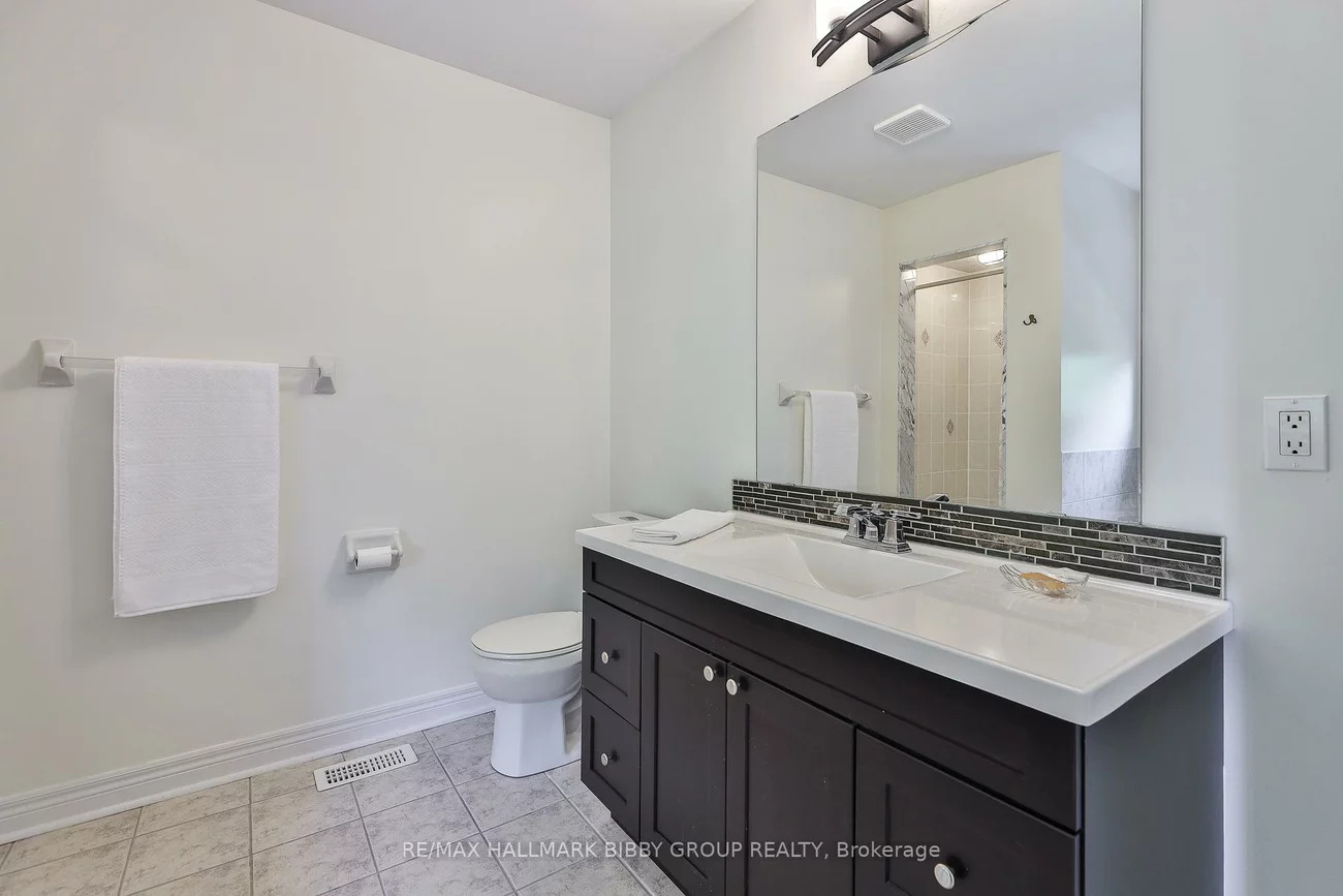 26, Lark, Devonsleigh, Richmond Hill