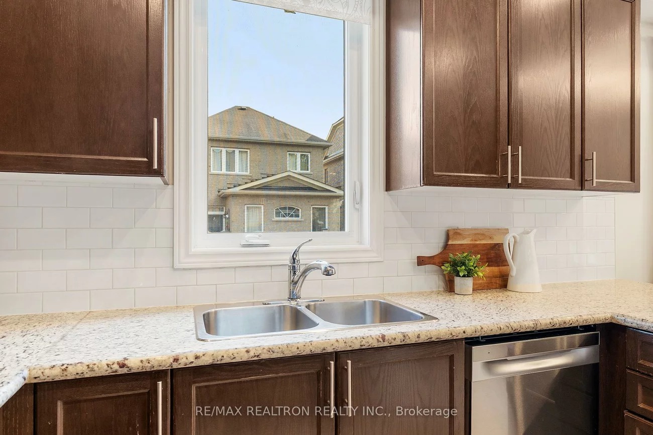 62, Betony, Oak Ridges, Richmond Hill