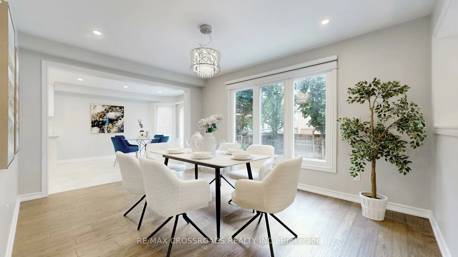 25, Strathearn, Doncrest, Richmond Hill