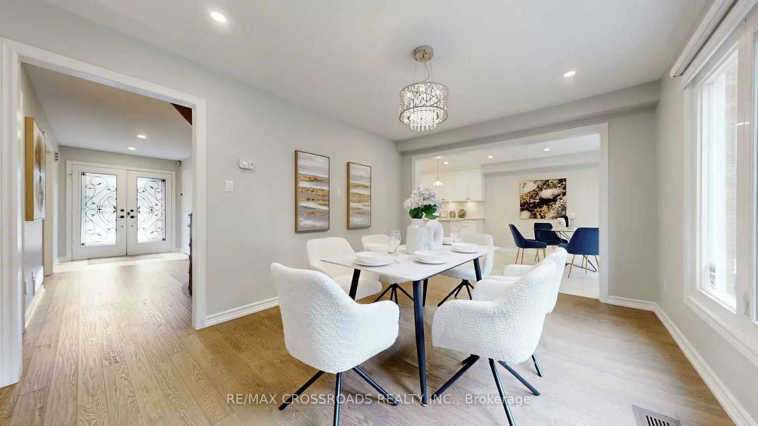 25, Strathearn, Doncrest, Richmond Hill
