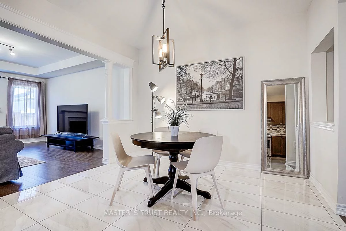 242, Paradelle, Oak Ridges Lake Wilcox, Richmond Hill