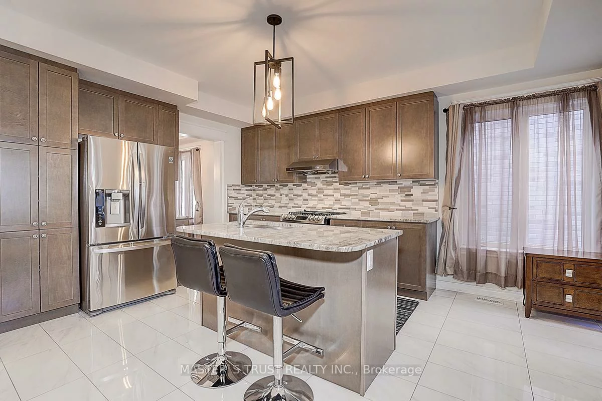 242, Paradelle, Oak Ridges Lake Wilcox, Richmond Hill