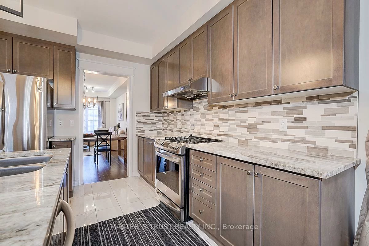 242, Paradelle, Oak Ridges Lake Wilcox, Richmond Hill