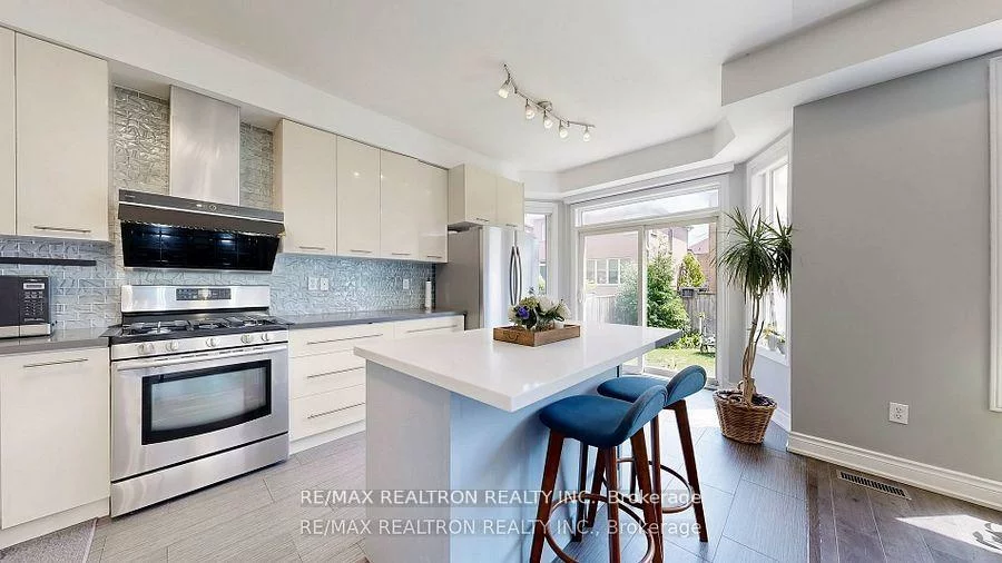 34, Hubner, Oak Ridges, Richmond Hill