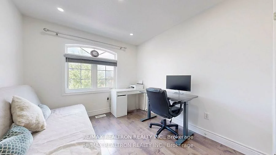 34, Hubner, Oak Ridges, Richmond Hill