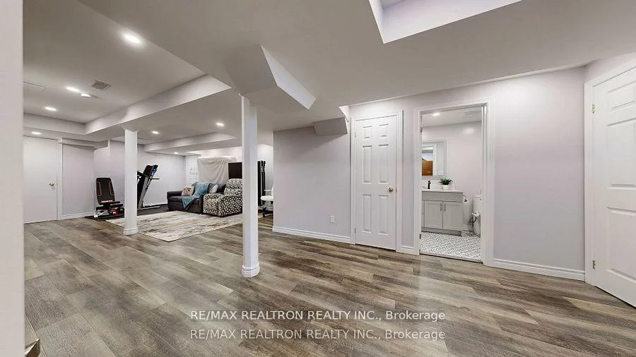 34, Hubner, Oak Ridges, Richmond Hill