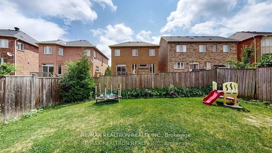 34, Hubner, Oak Ridges, Richmond Hill