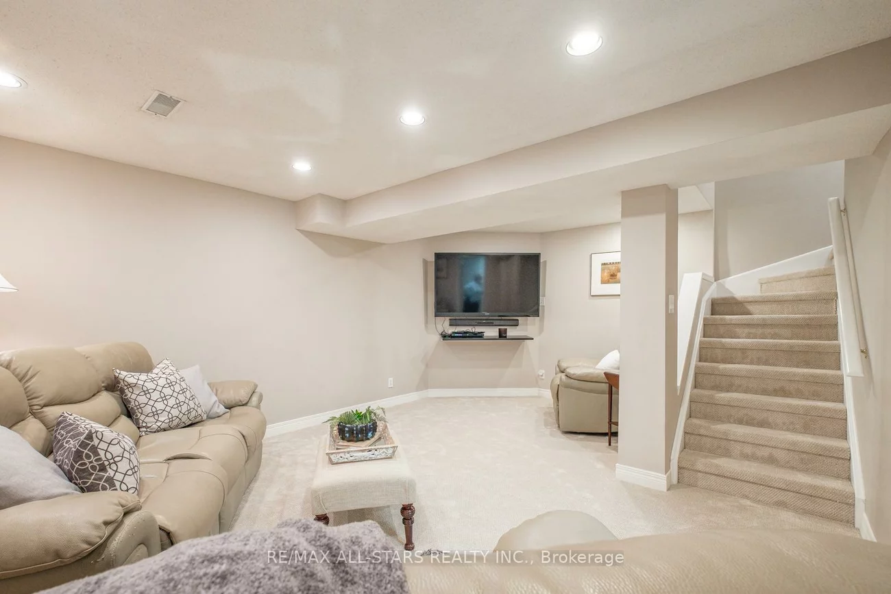 9, Steepleview, North Richvale, Richmond Hill