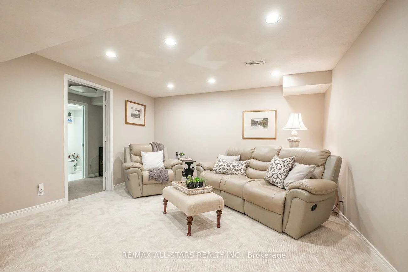 9, Steepleview, North Richvale, Richmond Hill