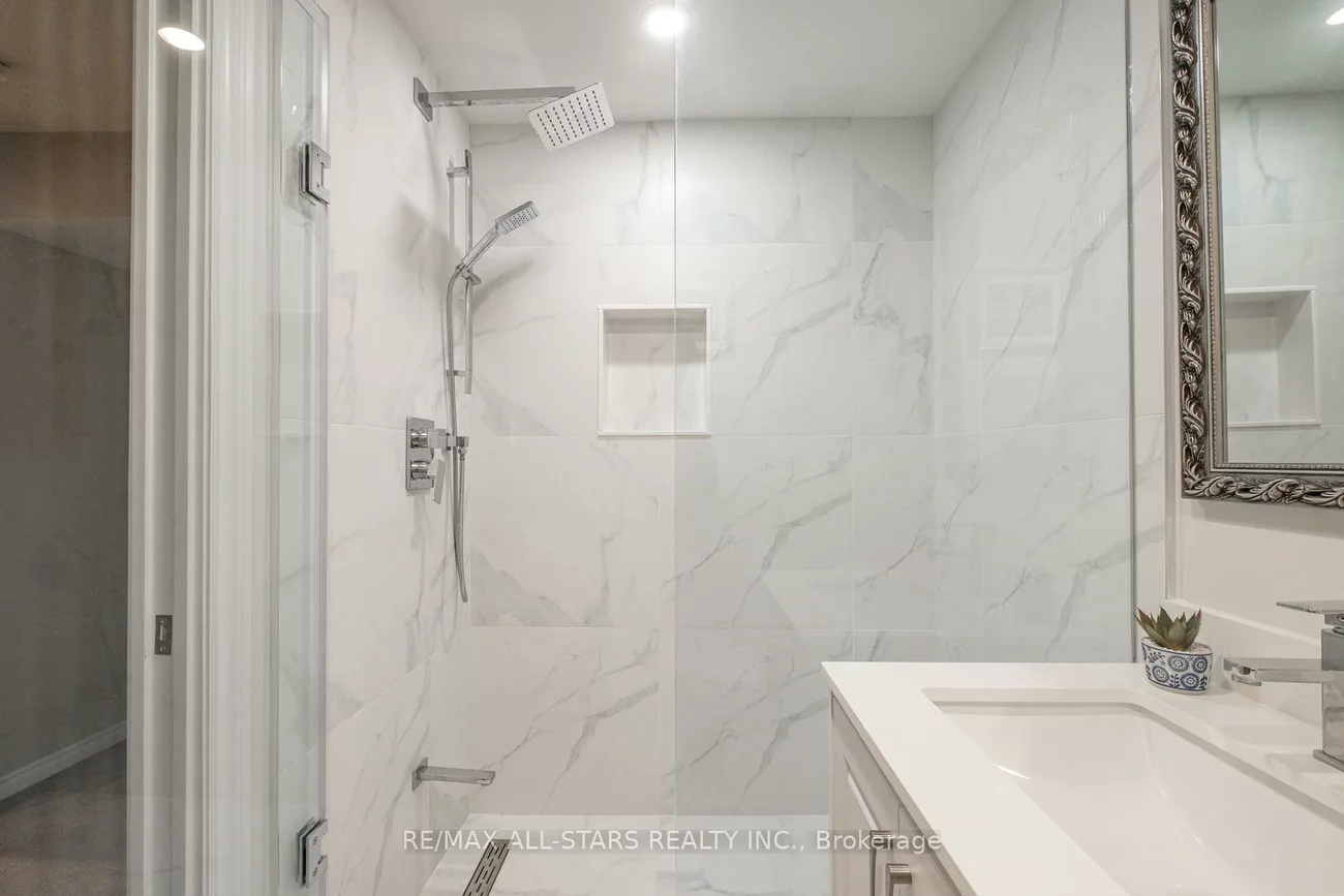 9, Steepleview, North Richvale, Richmond Hill