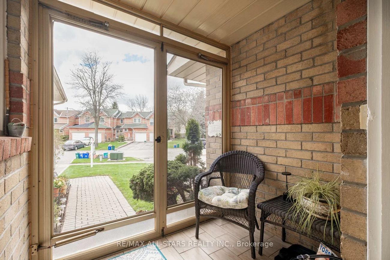 9, Steepleview, North Richvale, Richmond Hill