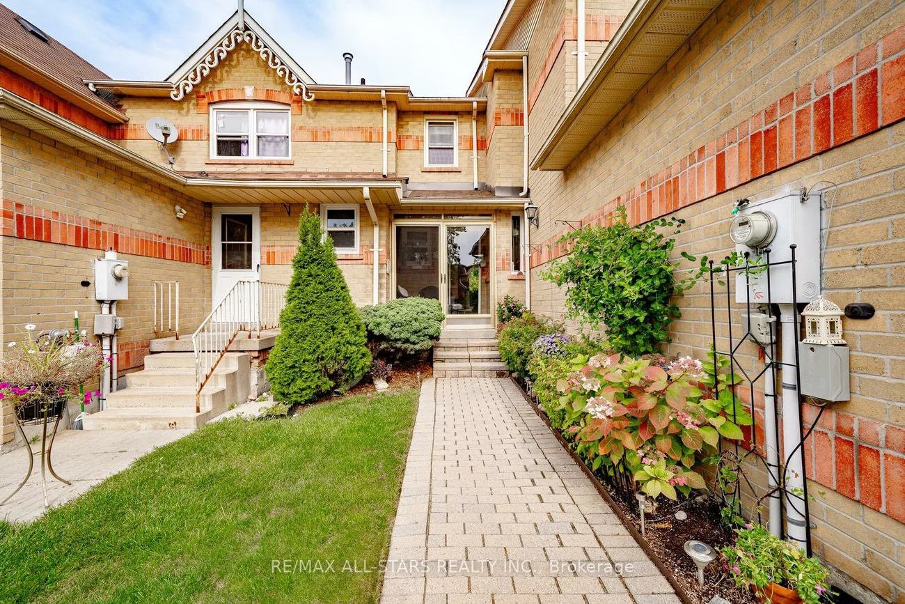 9, Steepleview, North Richvale, Richmond Hill