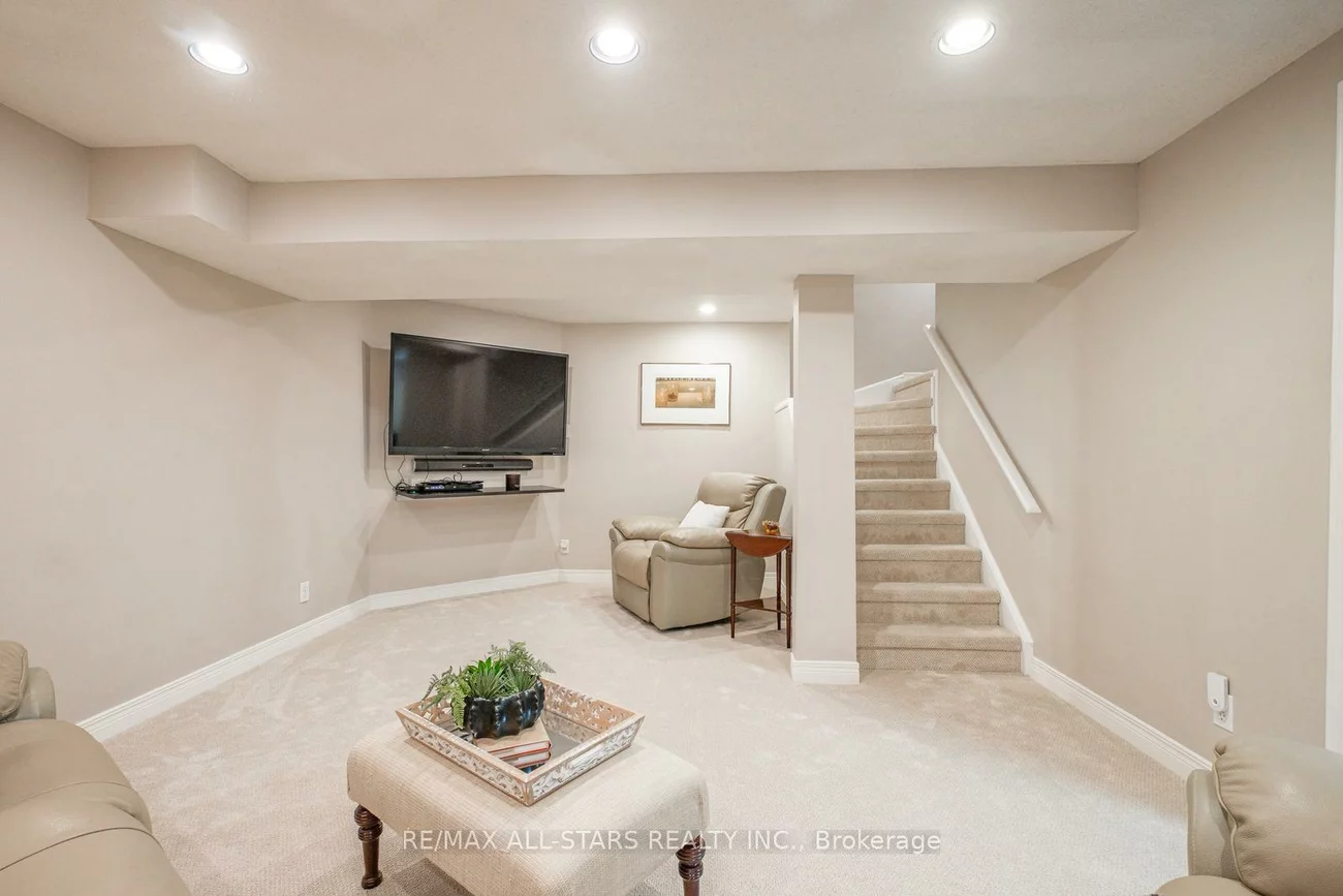 9, Steepleview, North Richvale, Richmond Hill