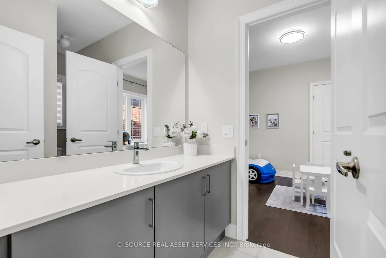 79, Menotti, Oak Ridges, Richmond Hill