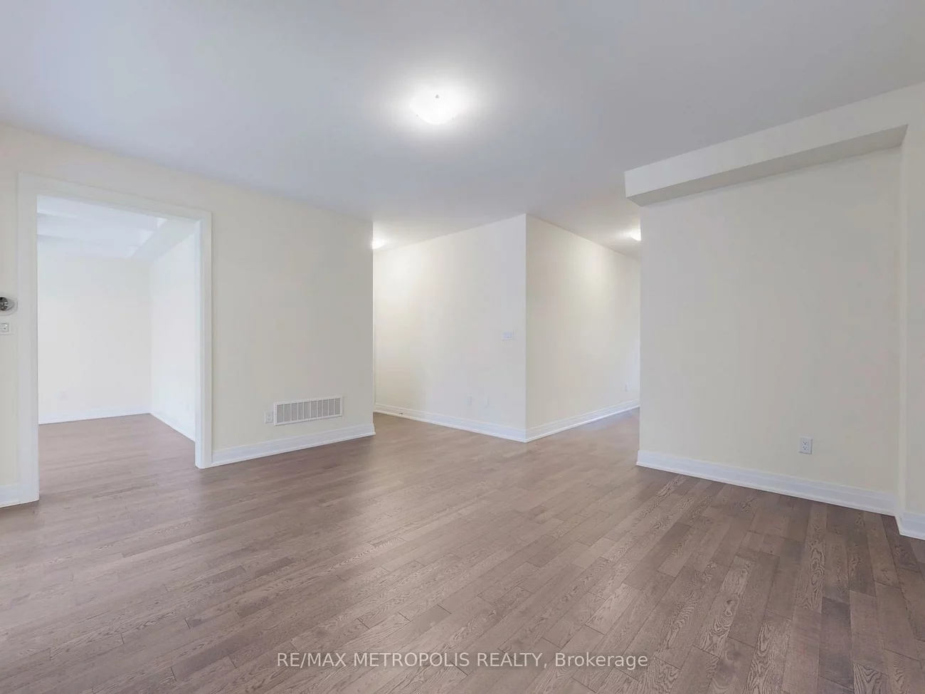 21, La Reine, Oak Ridges, Richmond Hill