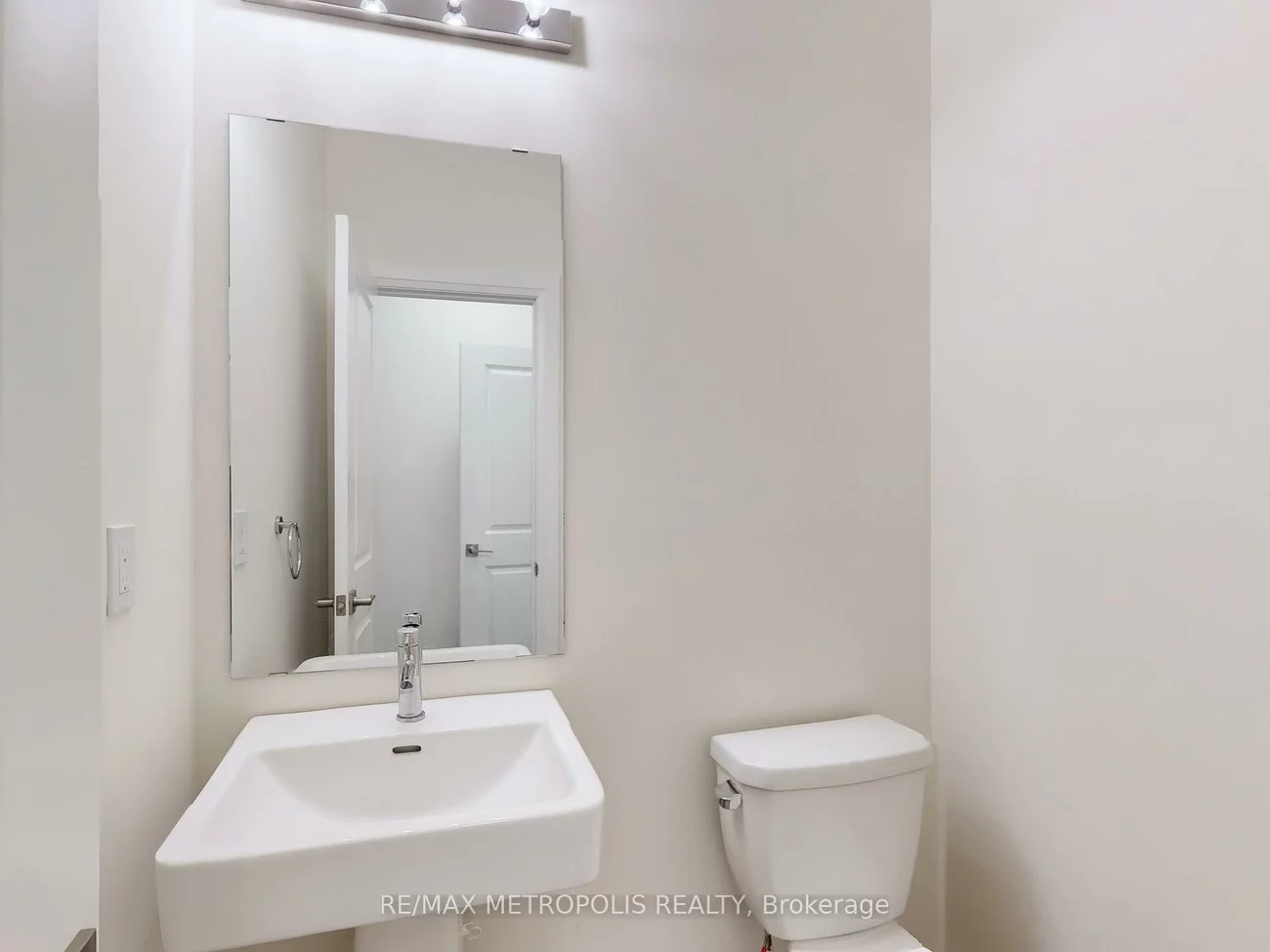 21, La Reine, Oak Ridges, Richmond Hill