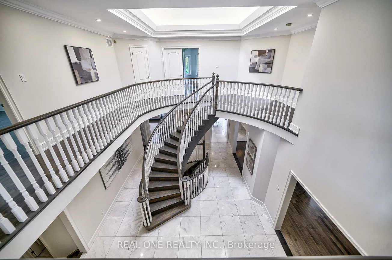 26, Clarendon, Bayview Hill, Richmond Hill