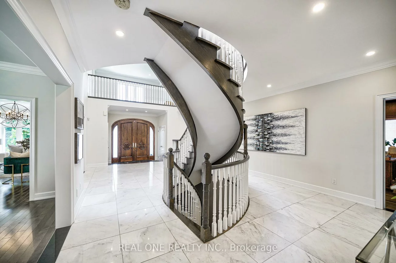 26, Clarendon, Bayview Hill, Richmond Hill
