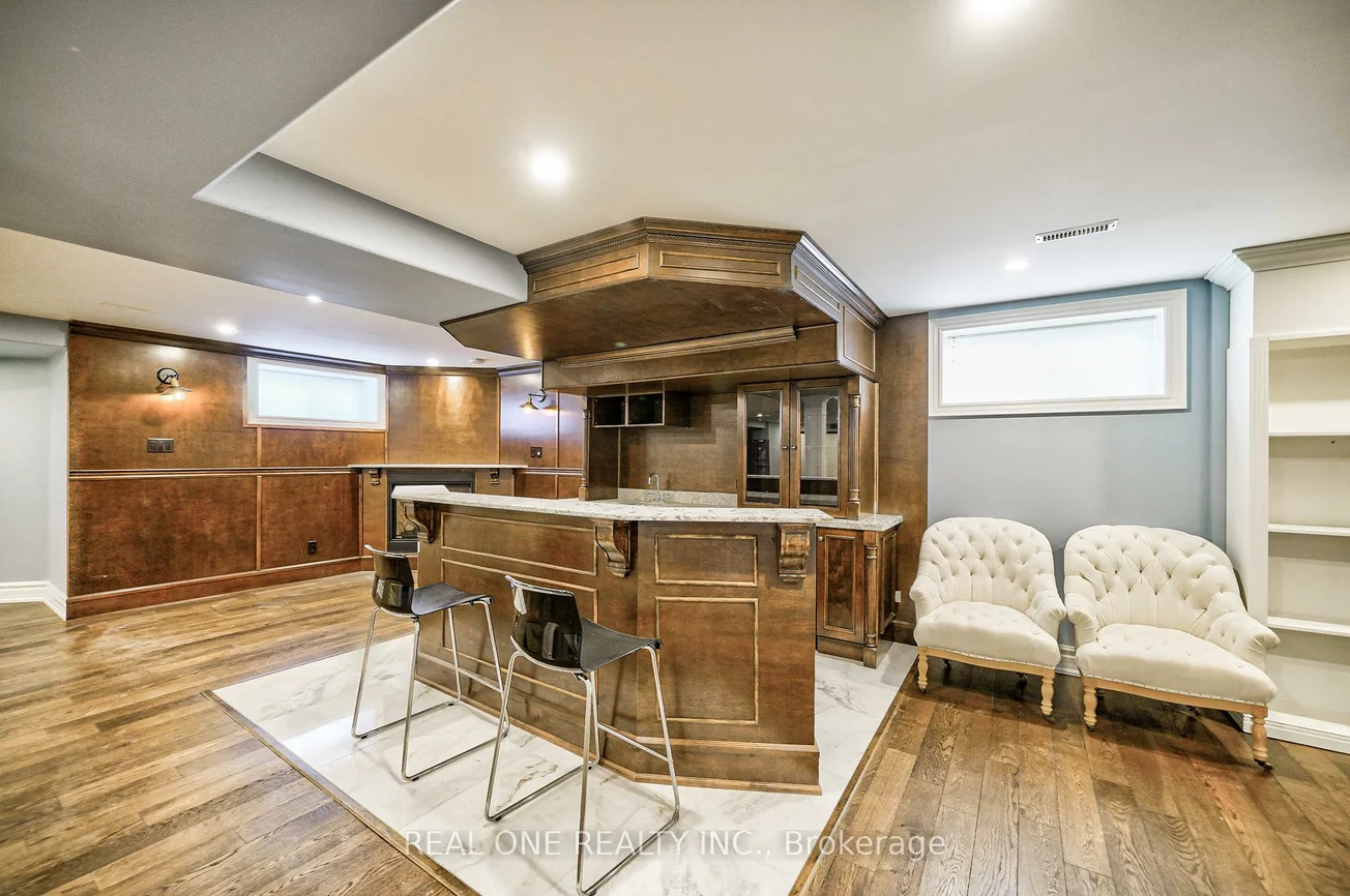 26, Clarendon, Bayview Hill, Richmond Hill