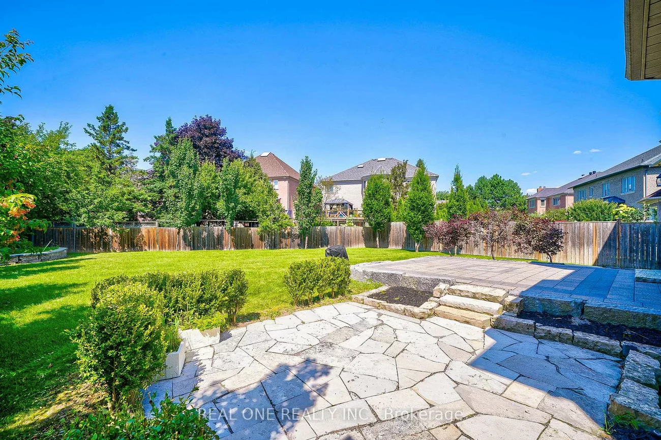 26, Clarendon, Bayview Hill, Richmond Hill