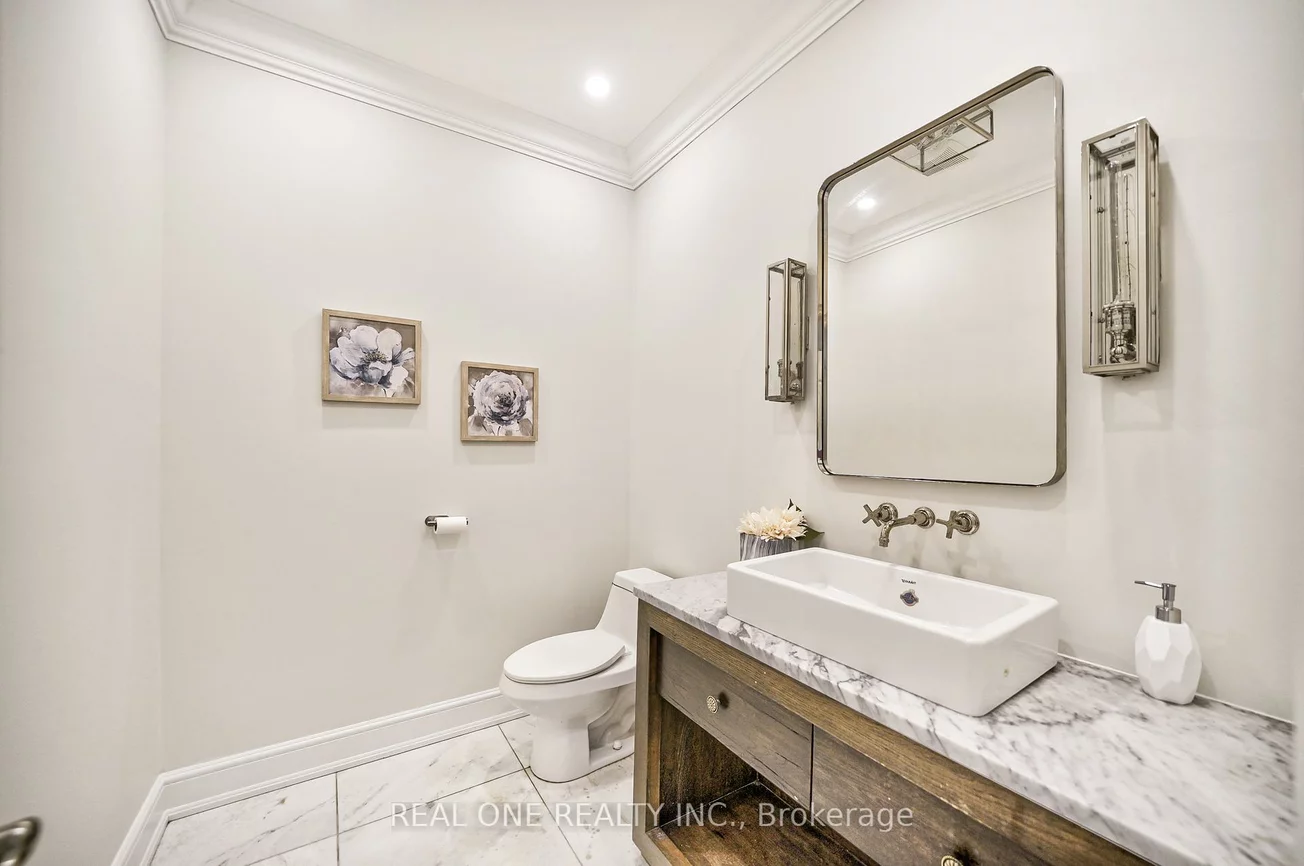 26, Clarendon, Bayview Hill, Richmond Hill