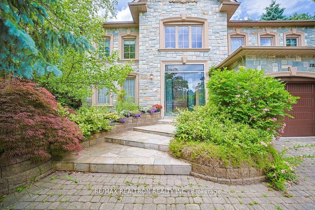 188, Strathearn, Bayview Hill, Richmond Hill