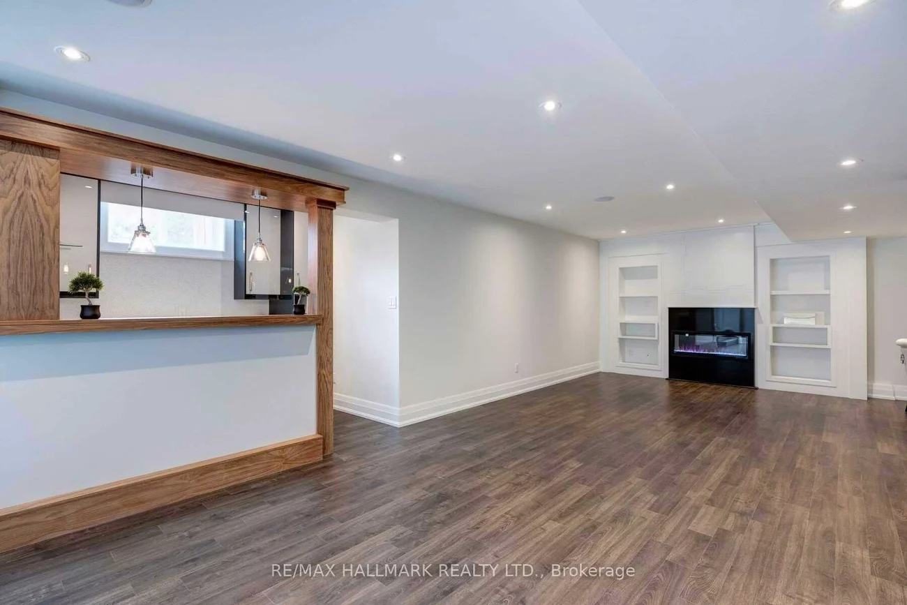 46, Yongehurst, North Richvale, Richmond Hill